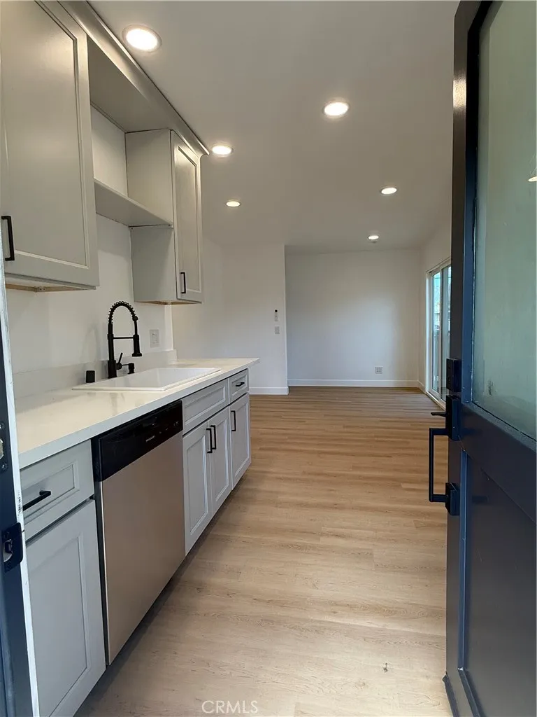 property viewer photo 1