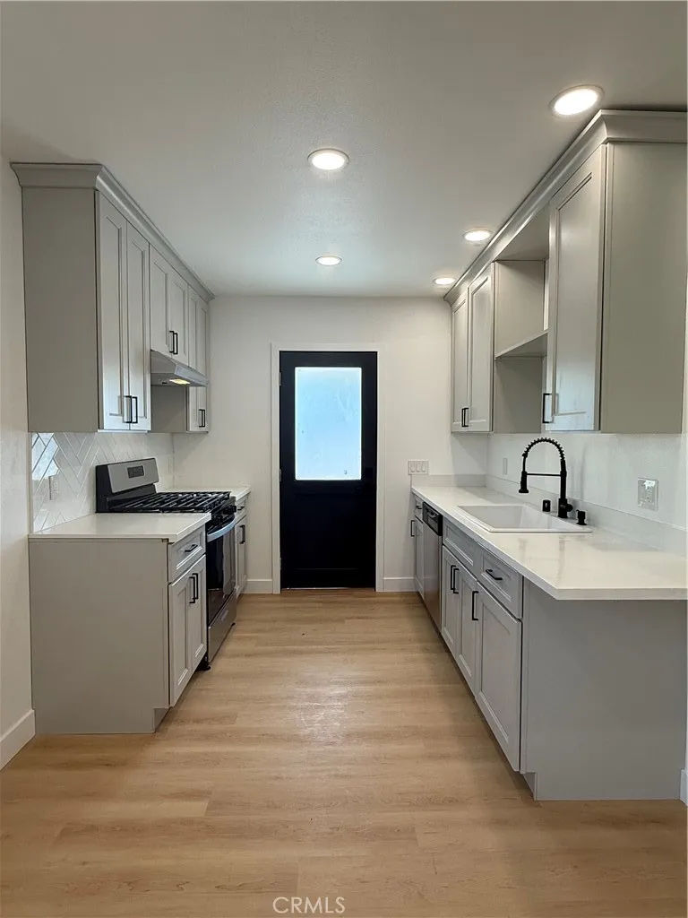 property viewer photo 2