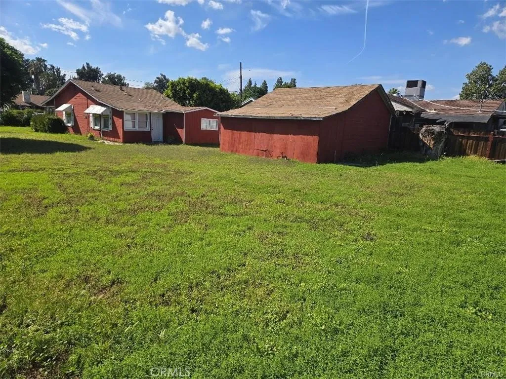 main property photo 14