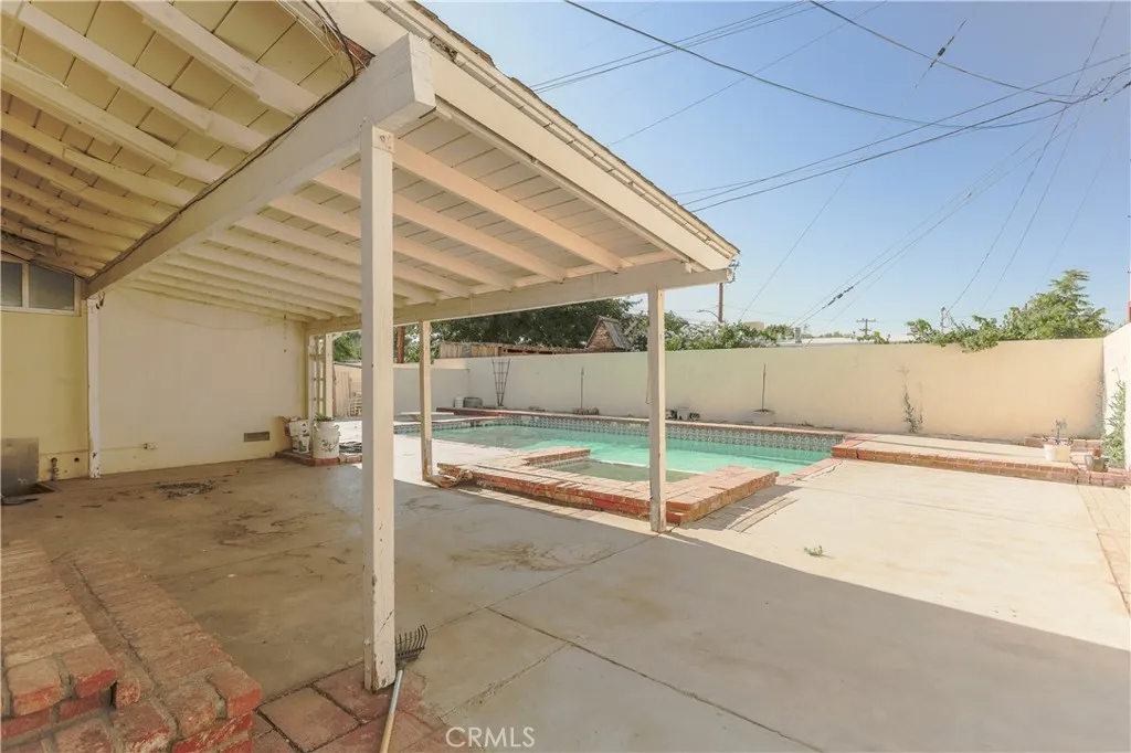 main property photo 16