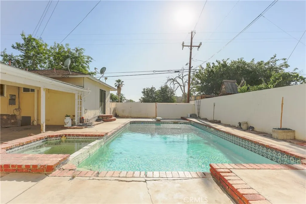 main property photo 17