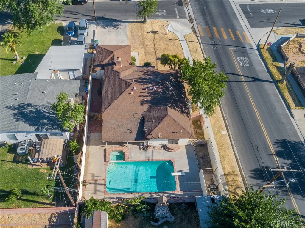main property photo 23