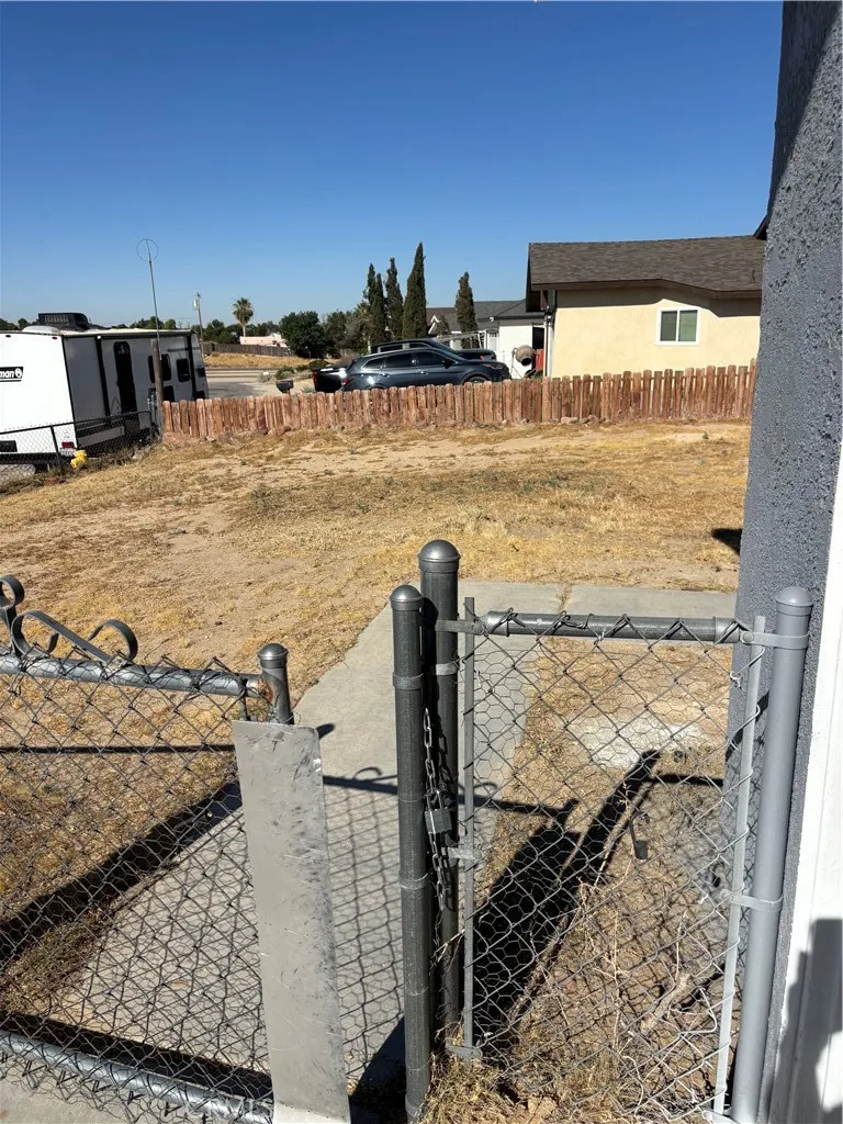 main property photo 31