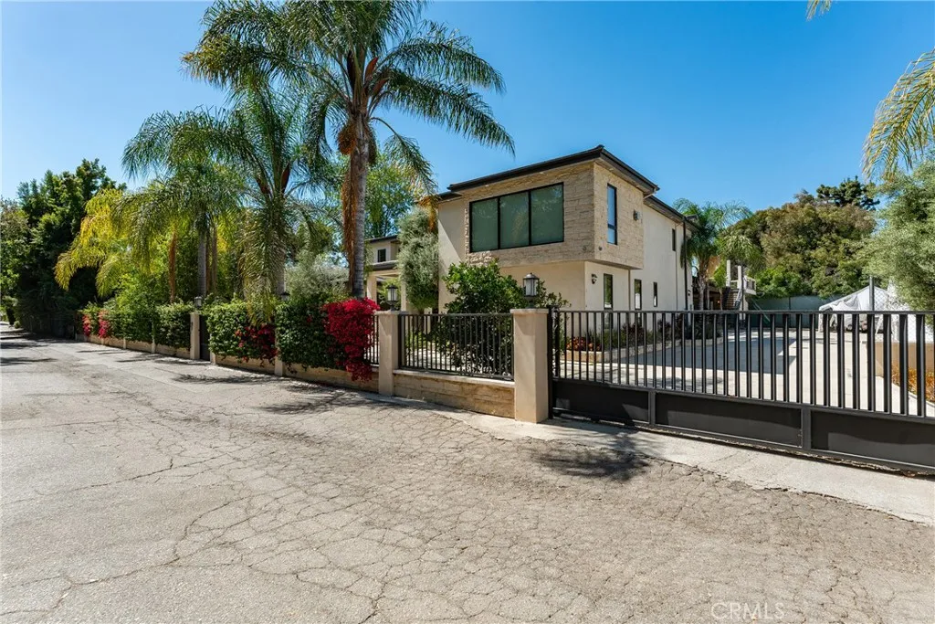 main property photo 54