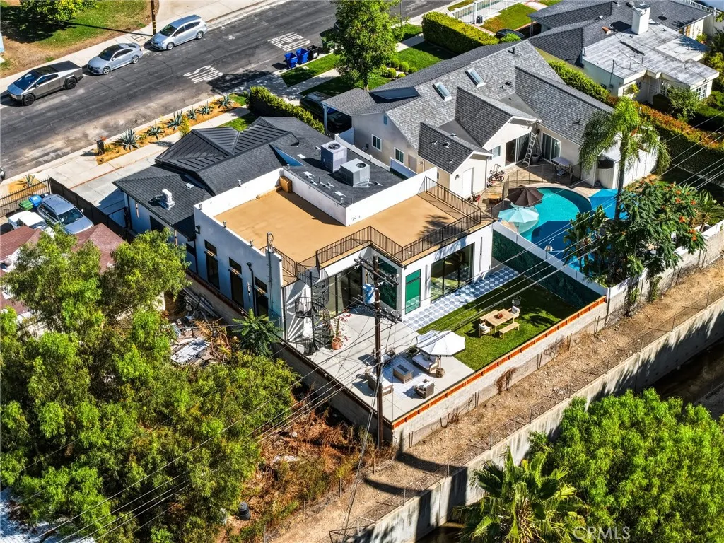main property photo 66