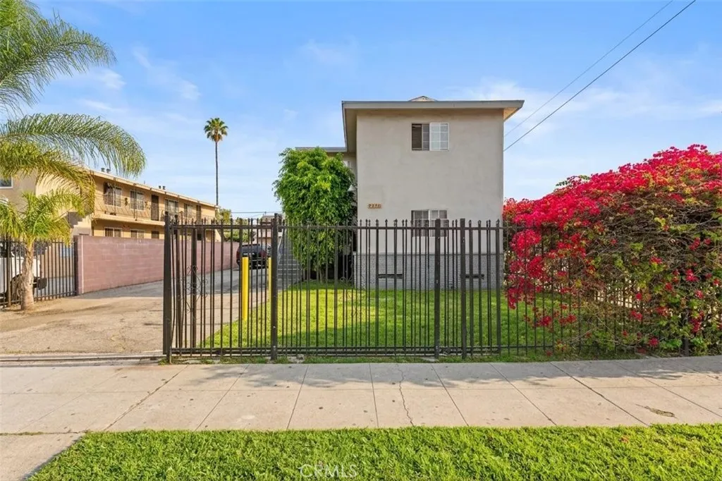 main property photo 8