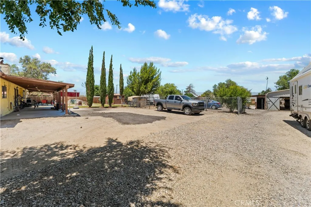 main property photo 40