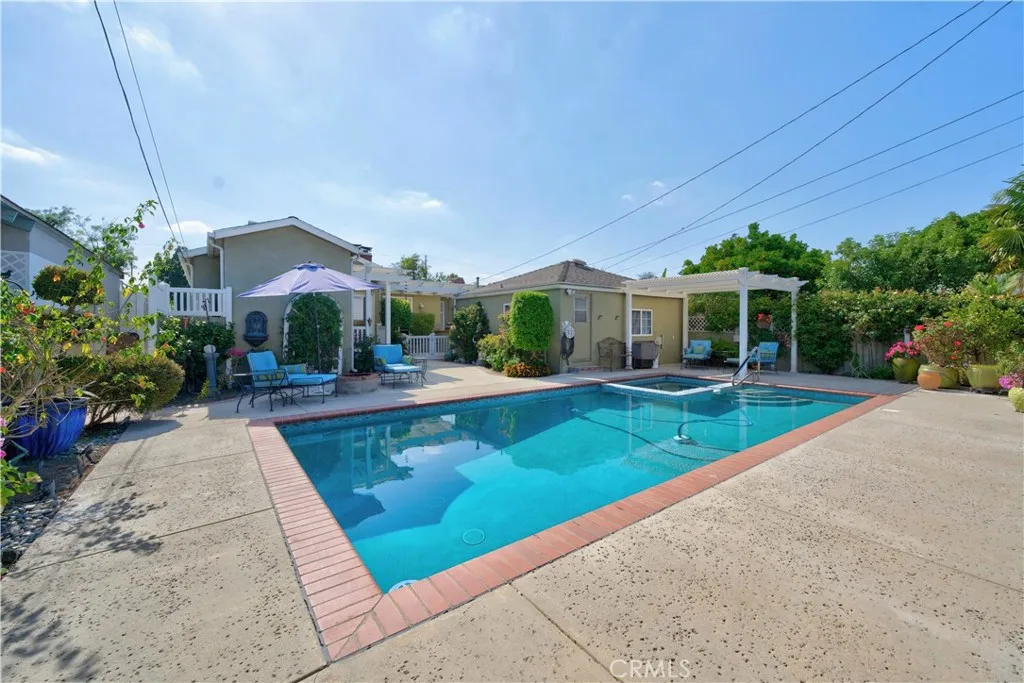 main property photo 35
