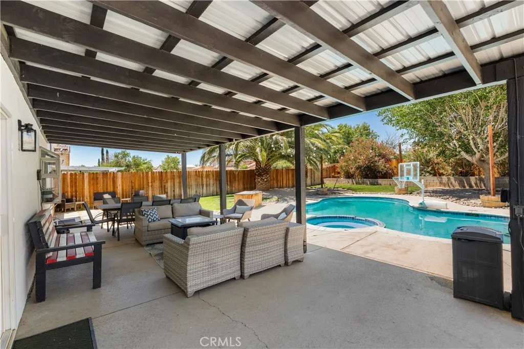 main property photo 28