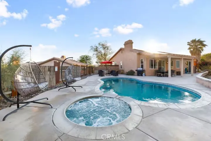main property photo 25