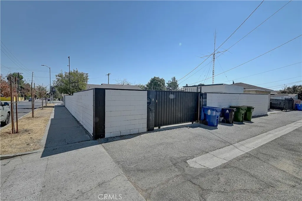 main property photo 39