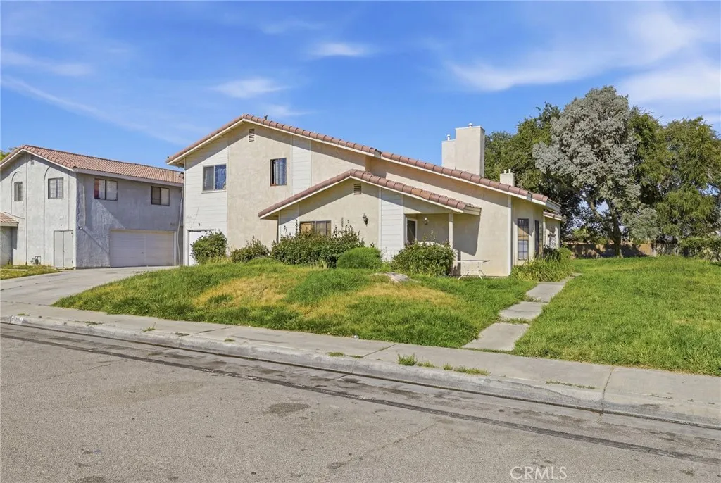 main property photo 11