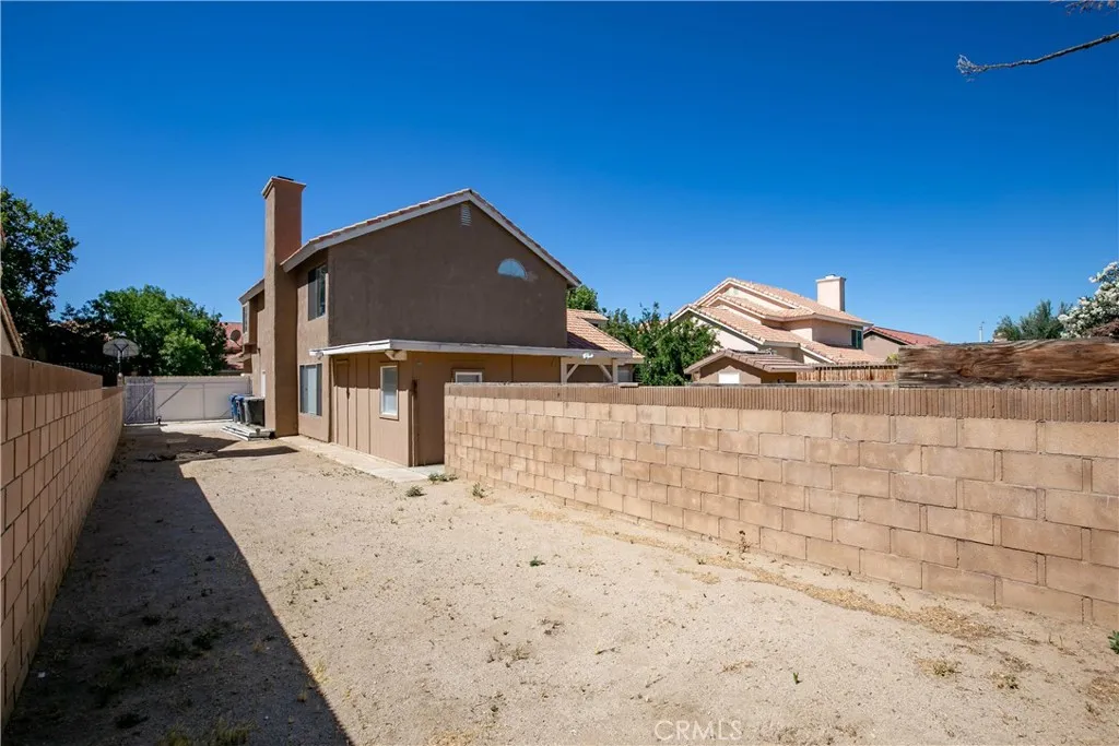 main property photo 28