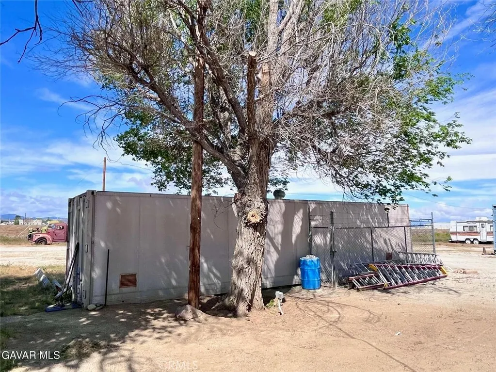 main property photo 23