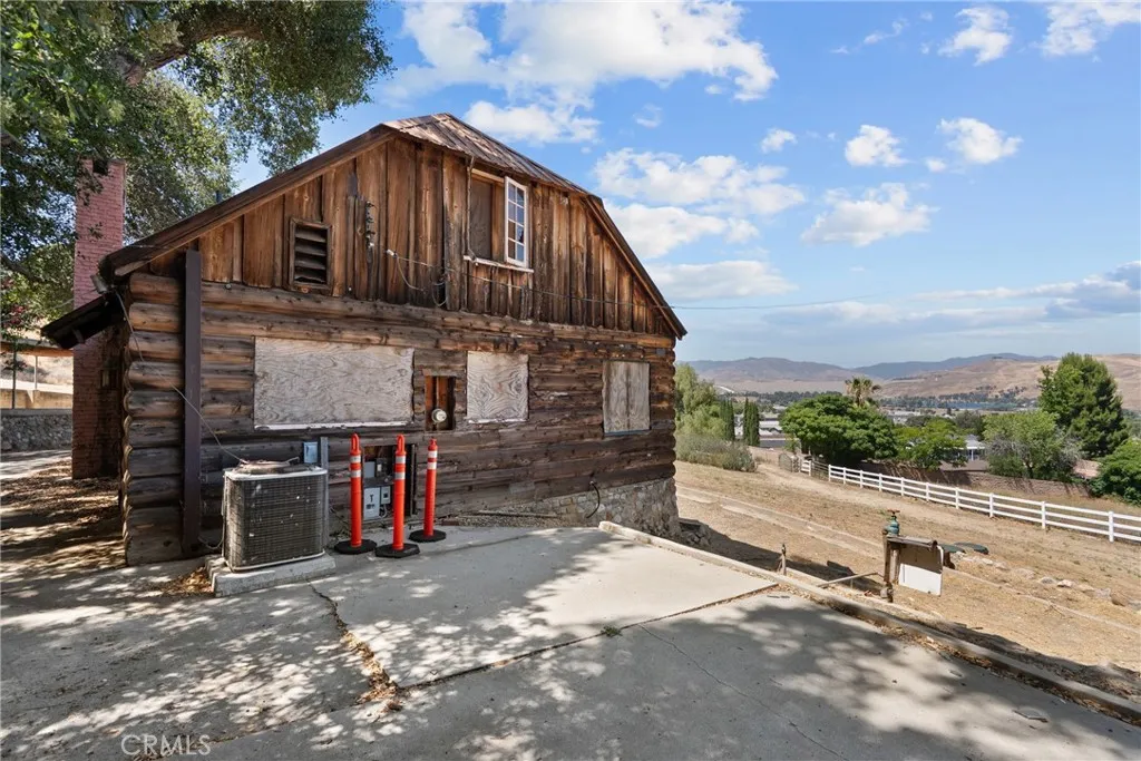 main property photo 20
