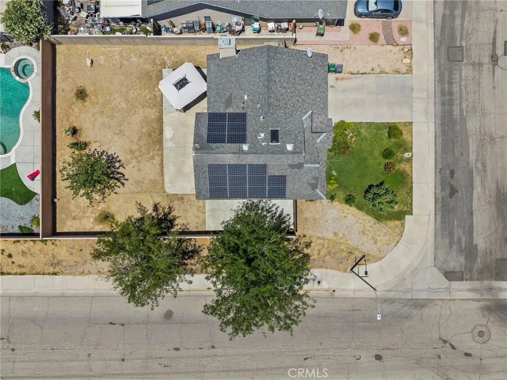main property photo 28