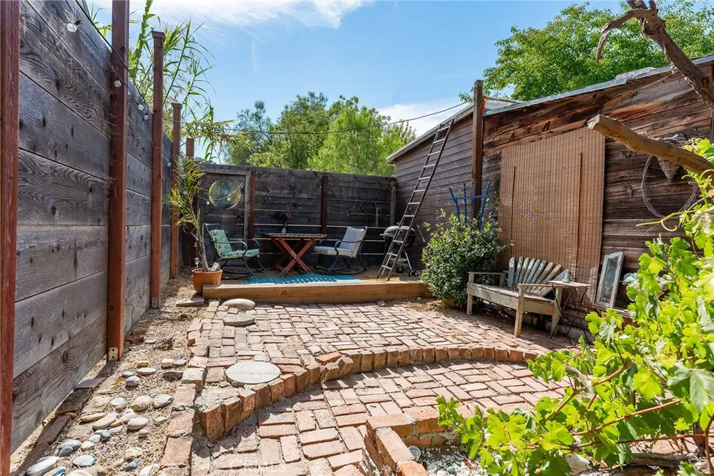 main property photo 51