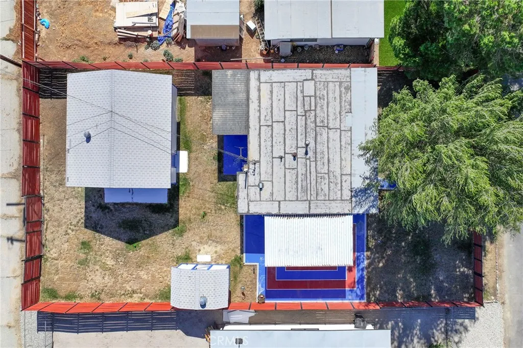 main property photo 23