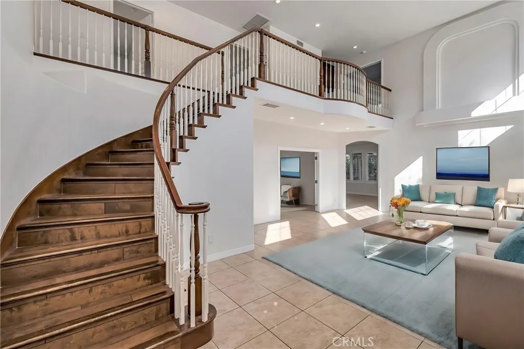 property viewer photo 1