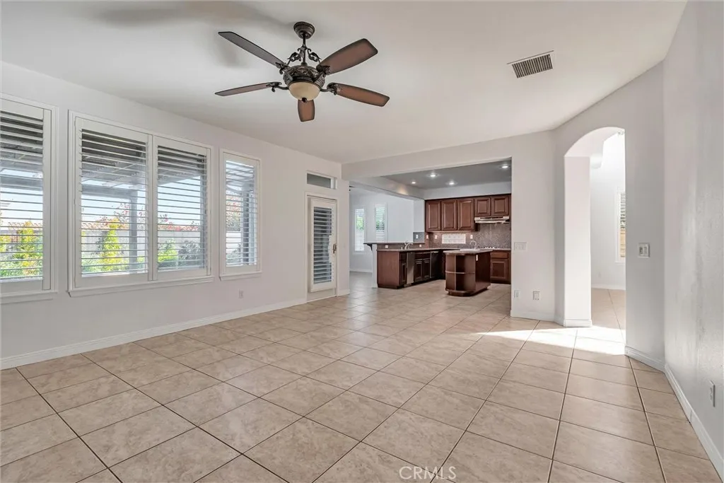 property viewer photo 12