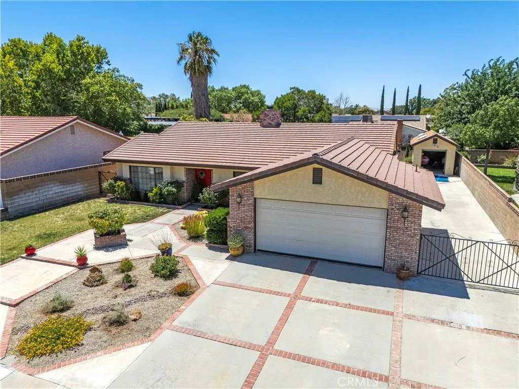 main property photo 6