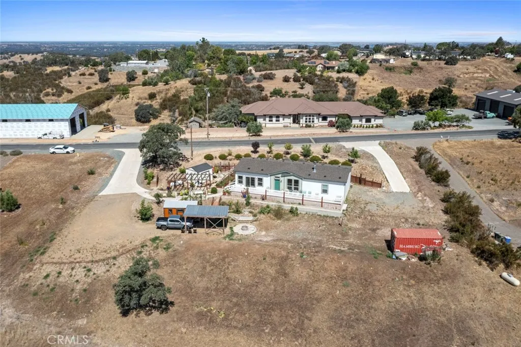 main property photo 10