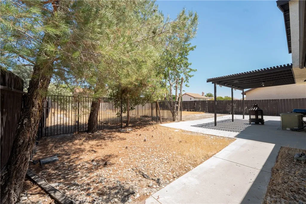 main property photo 28