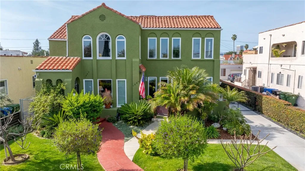 main property photo 35