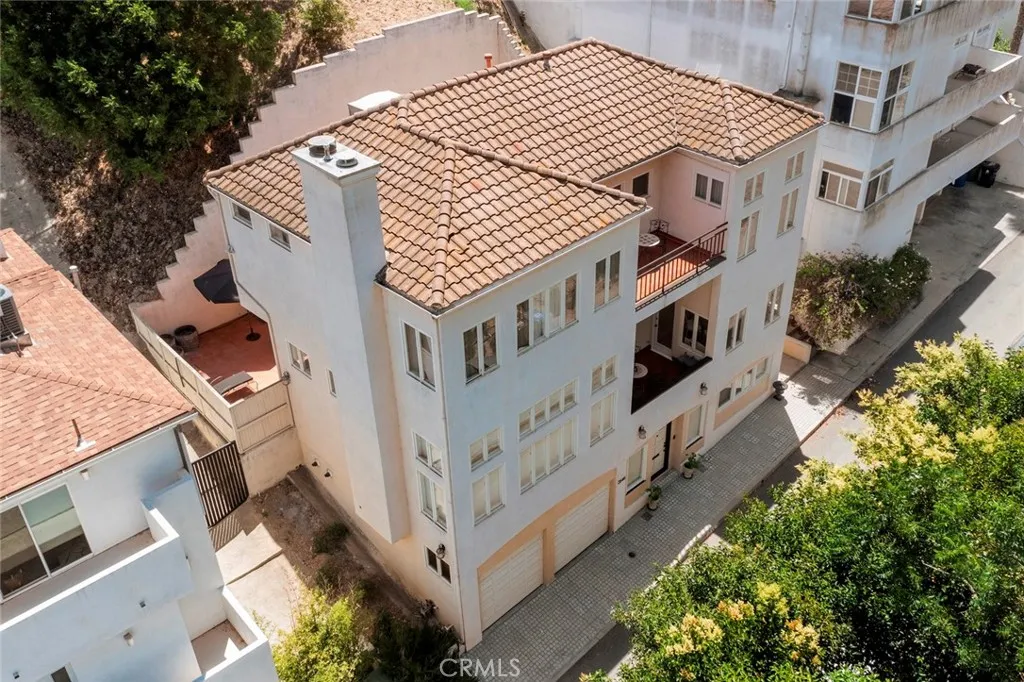 main property photo 19