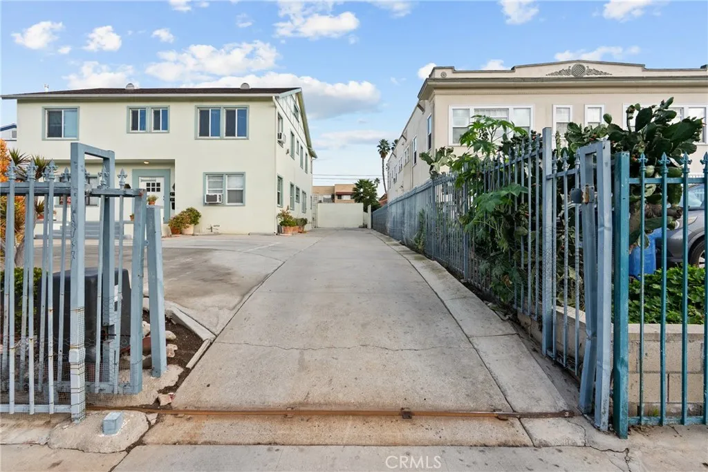 main property photo 31