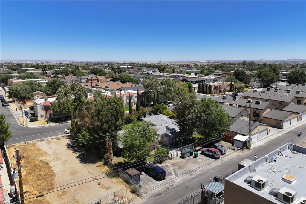 main property photo 41