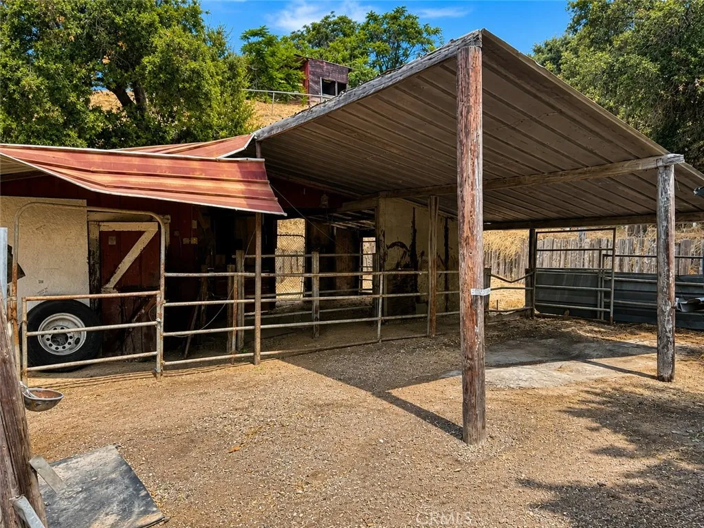 main property photo 11
