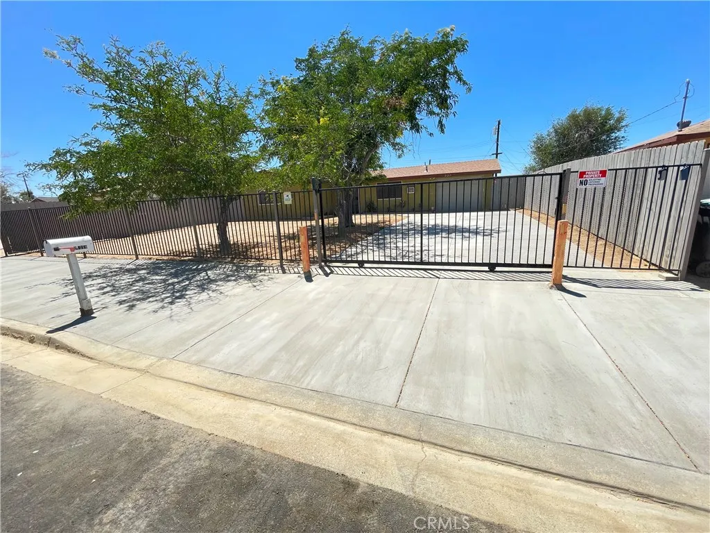 main property photo 11