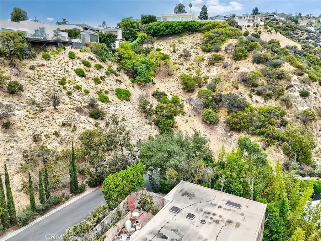 main property photo 25