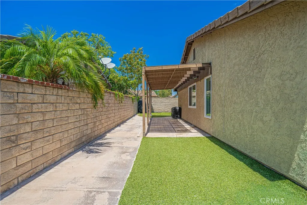 main property photo 40