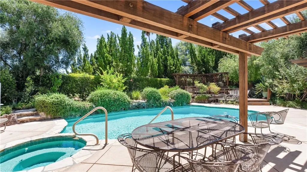main property photo 59