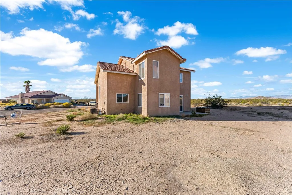 main property photo 22
