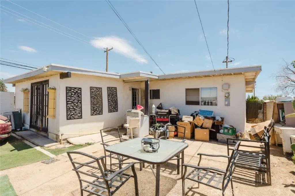 main property photo 11