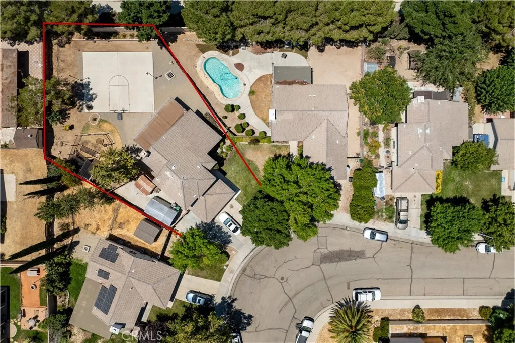 main property photo 28