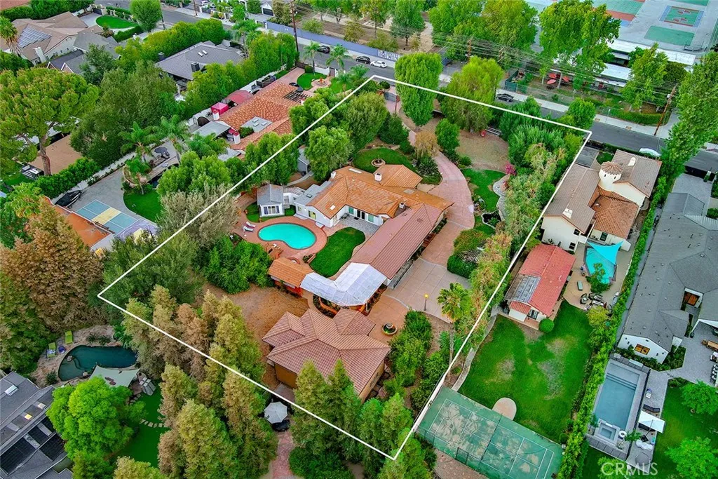 main property photo 37