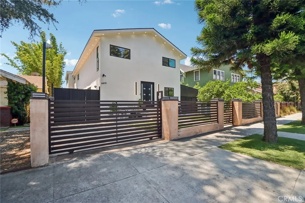 main property photo 34