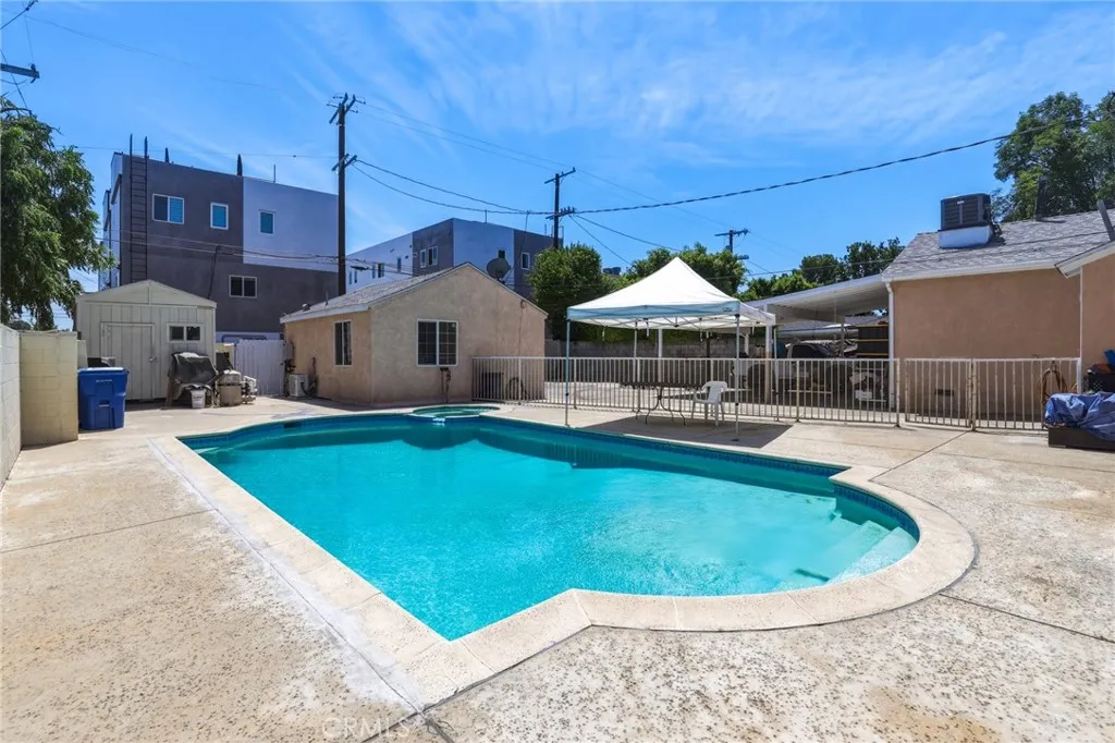 main property photo 25