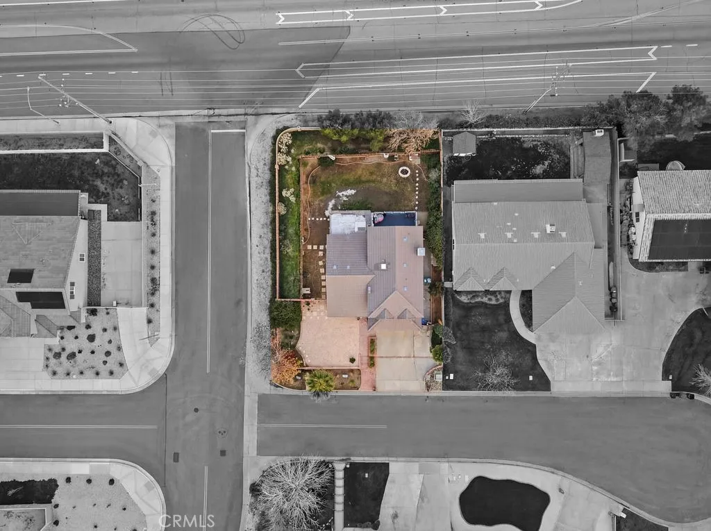 main property photo 40