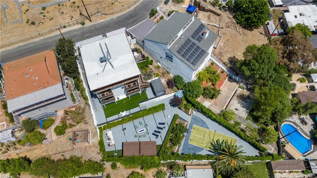 main property photo 27