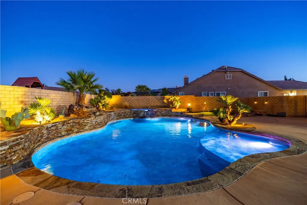 main property photo 5