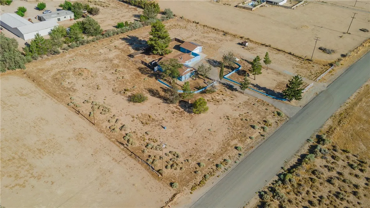 main property photo 28