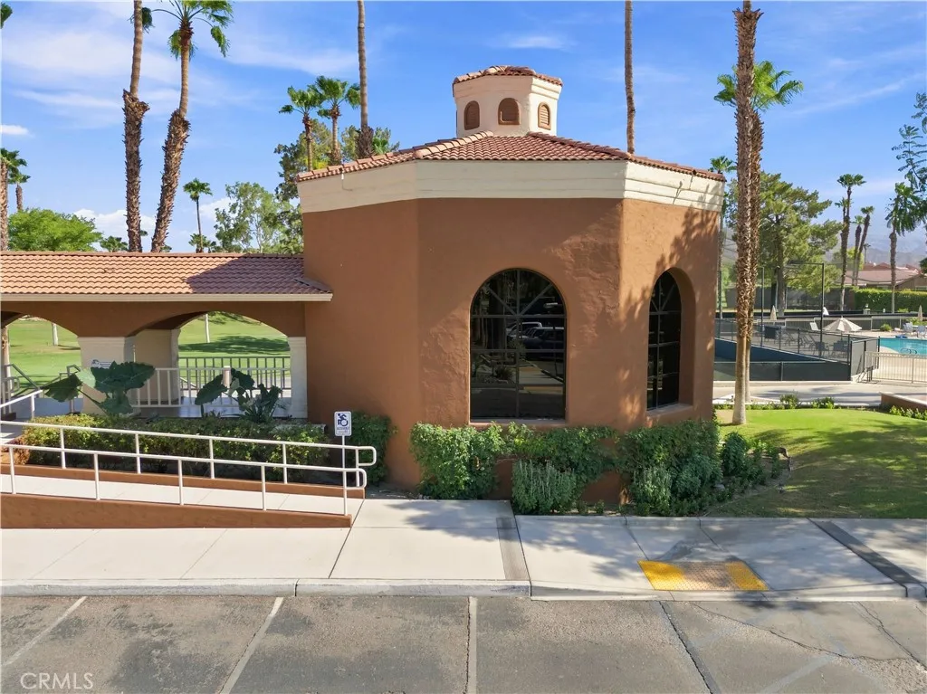 main property photo 11