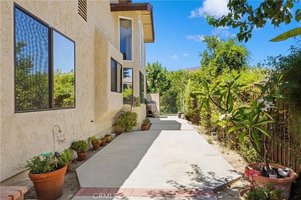 main property photo 40