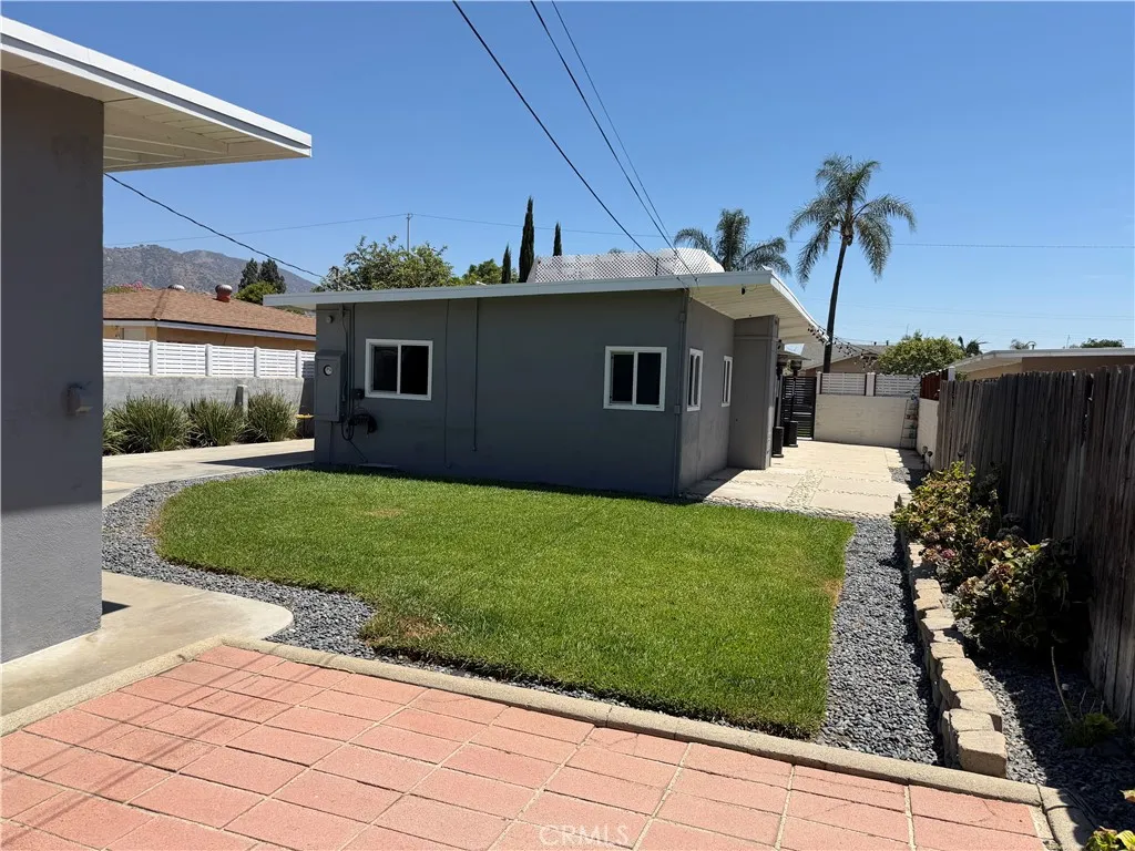 main property photo 5
