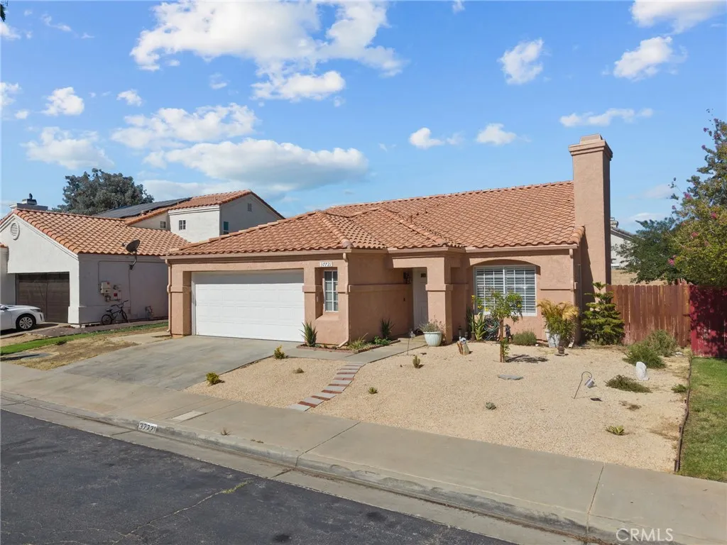 main property photo 17